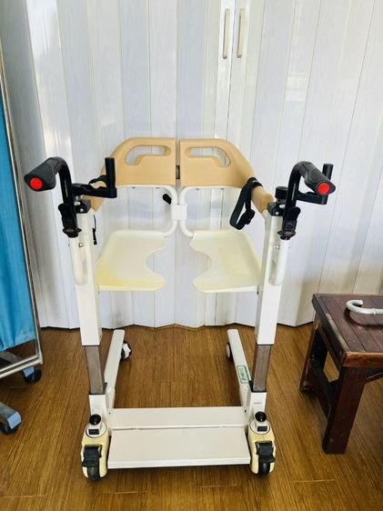ขายรถเข็นผู้ป่วยจากเตียงได้ อาบน้ำได้ ปรับสูงต่ำได้ สะดวก รูปที่ 2