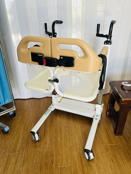 ขายรถเข็นผู้ป่วยจากเตียงได้ อาบน้ำได้ ปรับสูงต่ำได้ สะดวก