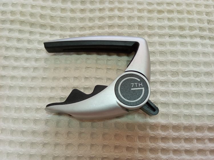 Capo G7th สภาพสวย ของแถมจัดเต็ม Capo สำรอง และ เครื่องตั้งสาย KORG รูปที่ 3