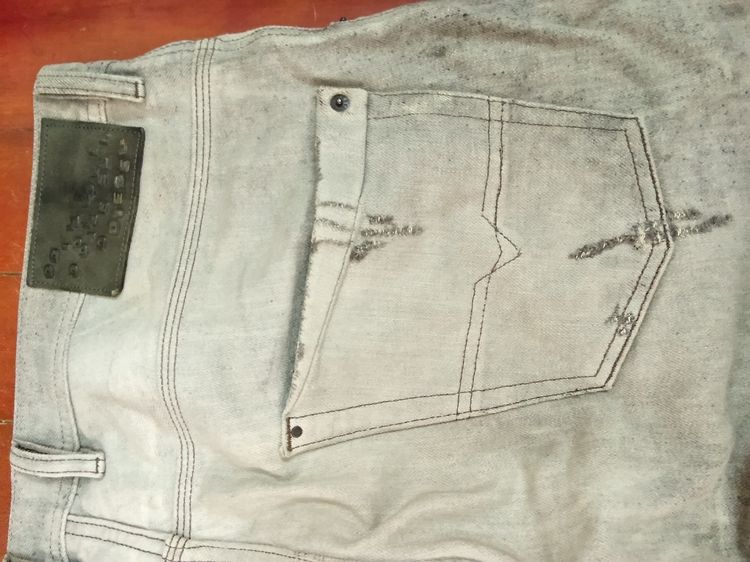 🇮🇹 Diesel Krooley – Distressed Grey Denim Carrot Fit ของแท้ Made in Italy  รูปที่ 8