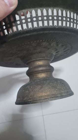 พานโตกทองเหลืองลายดอกโลตั่นฉลุข้าง รูปที่ 4