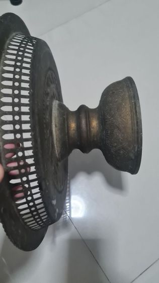 พานโตกทองเหลืองลายดอกโลตั่นฉลุข้าง รูปที่ 2