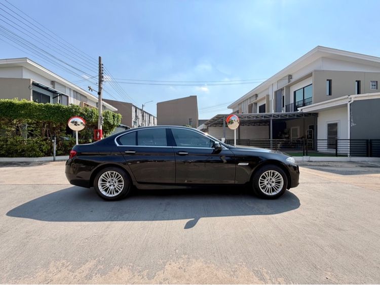 BMW Series 5 2015 520d Sedan ดีเซล เกียร์อัตโนมัติ ดำ รูปที่ 4