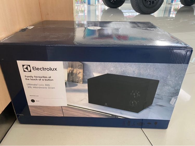 Electrolux เตาอบไมโครเวฟ ความจุ 20 ลิตร UltimateTaste 300 รุ่น EMM20K22B สีดำ รูปที่ 3