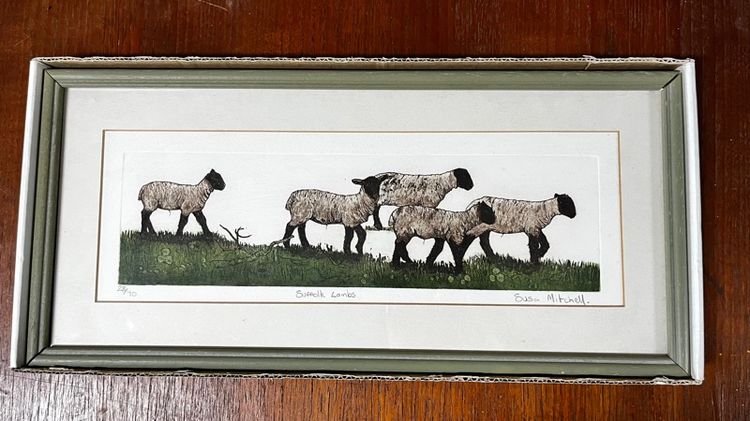 ภาพพิมพ์  ผลงาน “Suffolk Lambs” ศิลปิน Susan Mitchell