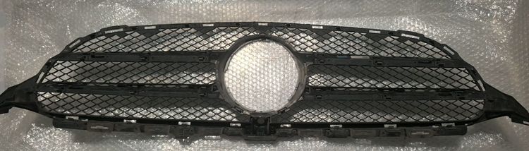 กระจังหน้ารถเบ็นซ์ c350e  รูปที่ 3