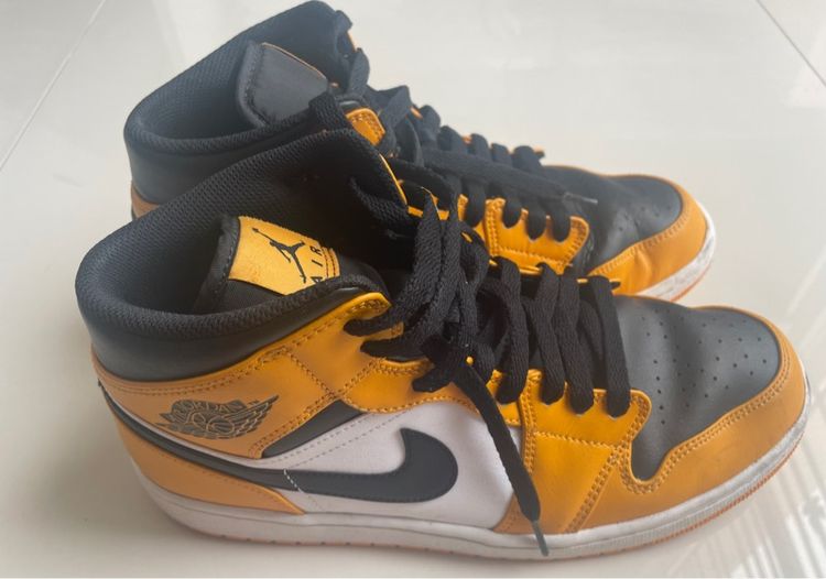 Air Jordan 1 High OG "Yellow Toe" (Taxi) ของแท้ รูปที่ 6