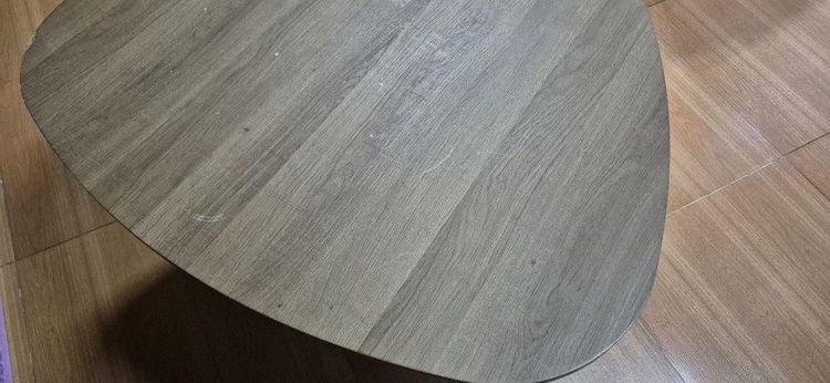 ขายด่วน โต๊ะกลางทรงสามเหลี่ยม สภาพสวย ราคาเบาๆ รูปที่ 2