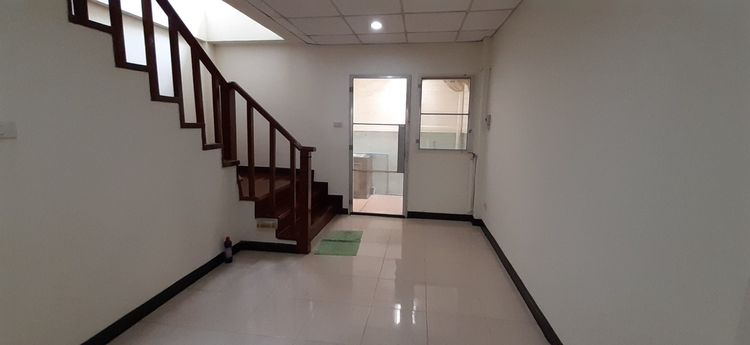 อื่นๆ มีบางส่วน ให้เช่าทาวเฮ้าส์ 2 ชั้น ใกล้ bts โรงเรียนนายเรือ รูปที่ 2