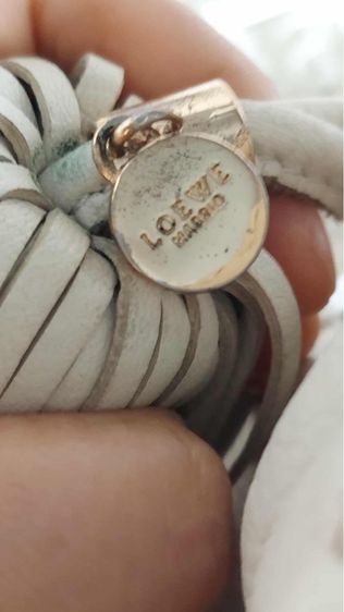 กระเป๋า สะพาย Loewe สีขาวครีม รูปที่ 15