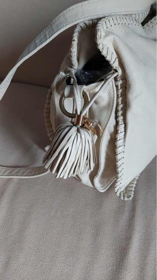 กระเป๋า สะพาย Loewe สีขาวครีม รูปที่ 5