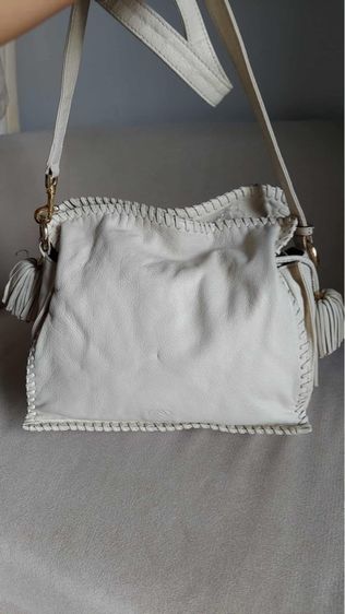 กระเป๋า สะพาย Loewe สีขาวครีม รูปที่ 2
