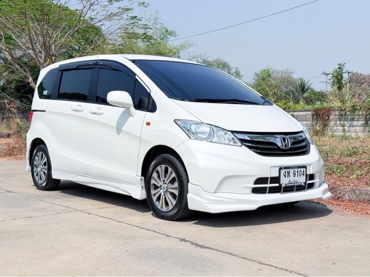Honda Freed 2013 1.5 SE Van เบนซิน เกียร์อัตโนมัติ ขาว รูปที่ 2