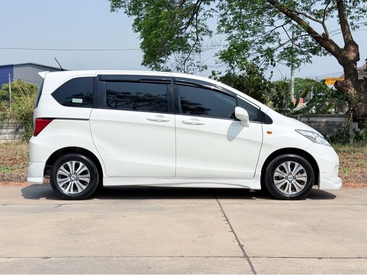 Honda Freed 2013 1.5 SE Van เบนซิน เกียร์อัตโนมัติ ขาว รูปที่ 4