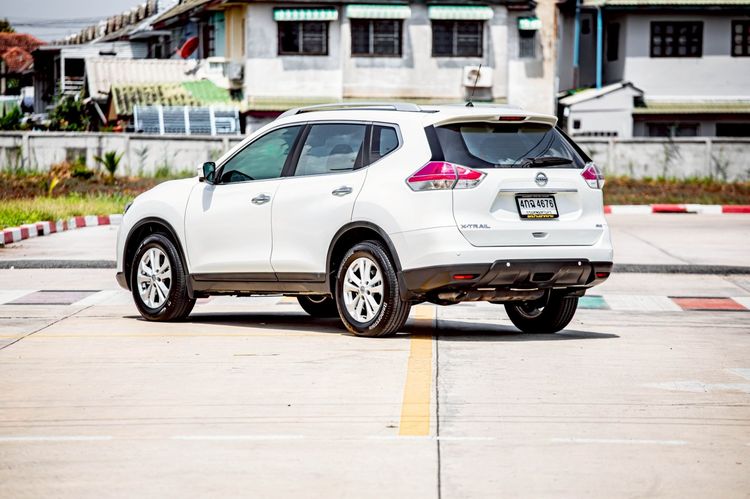Nissan X-Trail 2015 2.0 V 4WD Utility-car เบนซิน เกียร์อัตโนมัติ ขาว รูปที่ 4