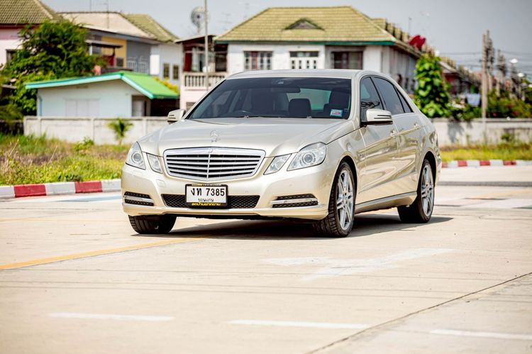 รถ Mercedes-Benz E-Class E200 CGI สี น้ำตาล