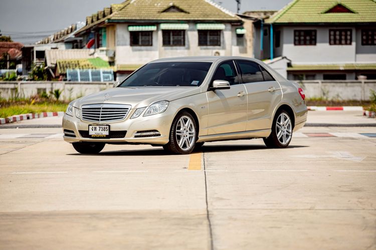 Mercedes-Benz E-Class 2011 E200 CGI Sedan เบนซิน เกียร์อัตโนมัติ น้ำตาล รูปที่ 3