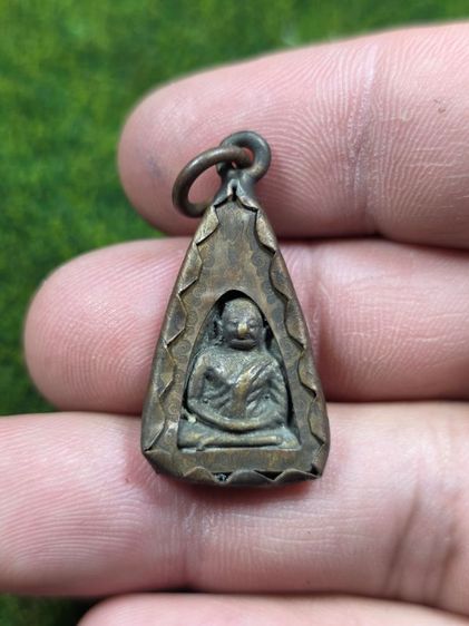 พระเหรียญจอบหลวงพ่อเงิน