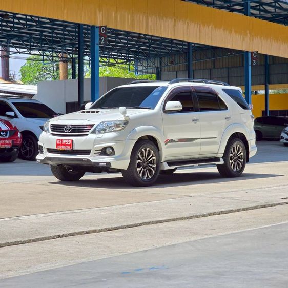Toyota Fortuner 2015 3.0 TRD Sportivo III 4WD Utility-car ดีเซล ไม่ติดแก๊ส เกียร์อัตโนมัติ ขาว