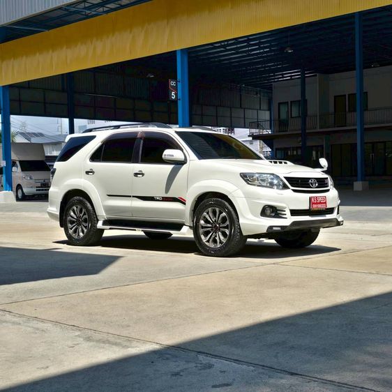 Toyota Fortuner 2015 3.0 TRD Sportivo III 4WD Utility-car ดีเซล ไม่ติดแก๊ส เกียร์อัตโนมัติ ขาว รูปที่ 2