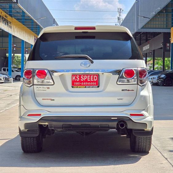 Toyota Fortuner 2015 3.0 TRD Sportivo III 4WD Utility-car ดีเซล ไม่ติดแก๊ส เกียร์อัตโนมัติ ขาว รูปที่ 4