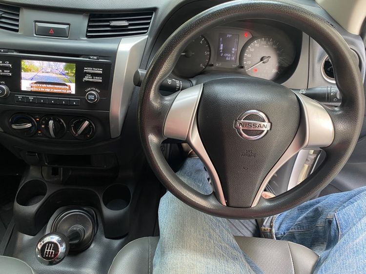 Nissan Navara 2018 2.5 SL Pickup ดีเซล ไม่ติดแก๊ส เกียร์ธรรมดา ขาว รูปที่ 4