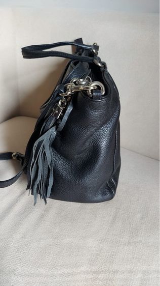 กระเป๋าถือ Gucci มาพร้อมสายยาวสายเดิม สีดำ รูปที่ 2