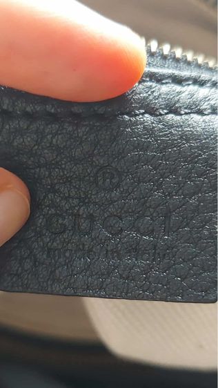 กระเป๋าถือ Gucci มาพร้อมสายยาวสายเดิม สีดำ รูปที่ 8