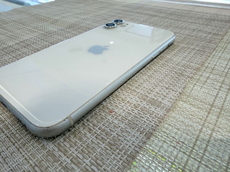 iPhone 11 สีขาว64 ตัวเครื่องมีรอย จอแท้ รูปที่ 3