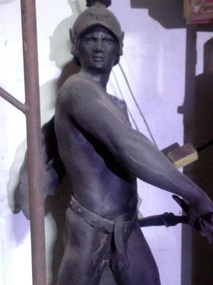 รูปปั้นทองเหลือง