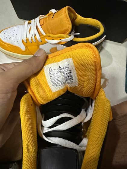 รองเท้า Nike  Air Jordan 1 Low  สีขาวเหลือง ( Taxi) รูปที่ 3