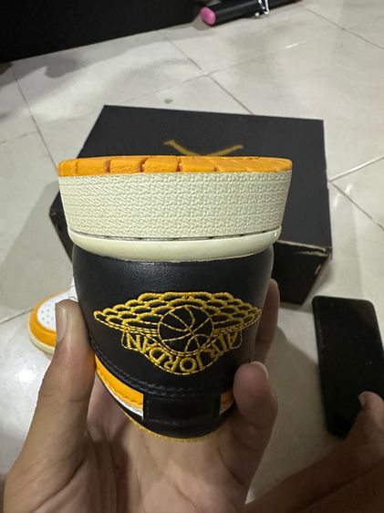 รองเท้า Nike  Air Jordan 1 Low  สีขาวเหลือง ( Taxi) รูปที่ 4