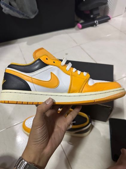 อื่นๆ หนังแท้ รองเท้าผ้าใบ UK 8 | EU 42 | US 8.5 รองเท้า Nike  Air Jordan 1 Low  สีขาวเหลือง ( Taxi)