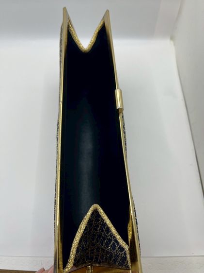 Christian Dior Oblique Frame Clutch ของแท้ 100💯 (ใช้งานน้อยสภาพดีมาก) รูปที่ 6