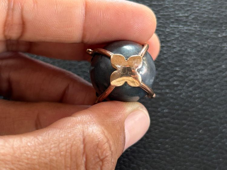 ตะกรุดลูกอมไม่ทราบที่เลี่ยมจับขอบ รูปที่ 3