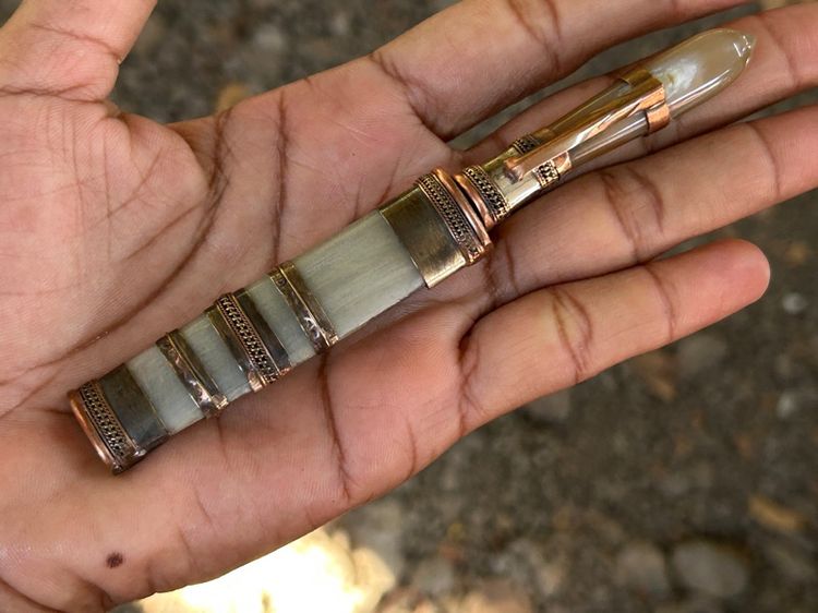 เครื่องรางหลวงพ่อกวยมีดปากกาเขา