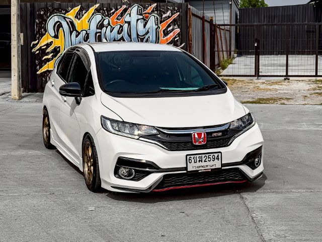 Honda Jazz 2017 1.5 RS i-VTEC เบนซิน เกียร์อัตโนมัติ ขาว รูปที่ 4