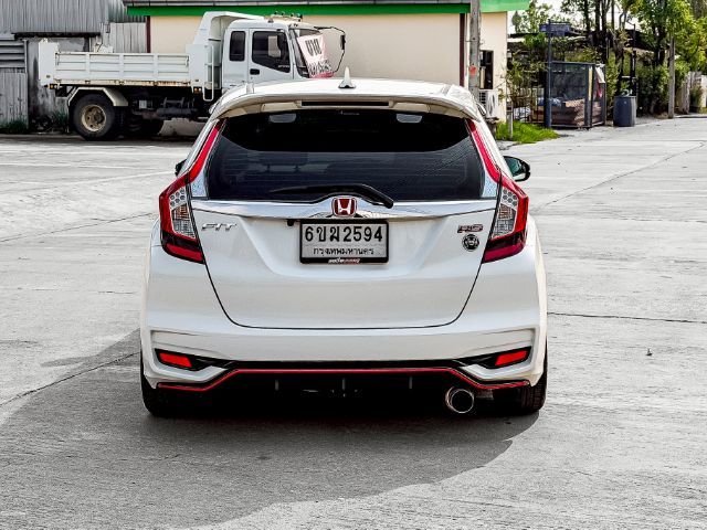 Honda Jazz 2017 1.5 RS i-VTEC เบนซิน เกียร์อัตโนมัติ ขาว รูปที่ 3