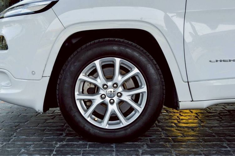 Jeep Cherokee 2014 2.4 Limited 4X4 Utility-car เบนซิน ไม่ติดแก๊ส เกียร์อัตโนมัติ ขาว รูปที่ 4