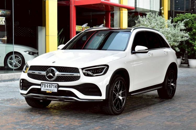 Mercedes-Benz GLC-Class 2023 GLC300e Utility-car ปลั๊กอินไฮบริด (PHEV) ไม่ติดแก๊ส เกียร์อัตโนมัติ ขาว รูปที่ 2