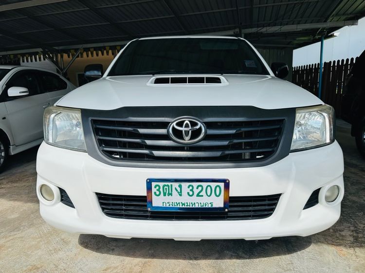 Toyota Hilux Vigo Champ 2015 2.5 J Single Cab Pickup ดีเซล ไม่ติดแก๊ส เกียร์ธรรมดา ขาว รูปที่ 3