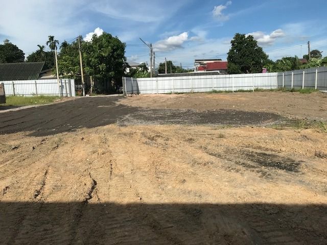 ที่ดินสวย  ถมแล้ว 1 ไร่ มีรั้ว ล็อคประตูได้  ให้เช่าระยะยาว ใกล้มอเตอร์เวย์สาย 7ด่านหนองขาม  ใกล้นิคมอุตสาหกรรมแหลมฉบัง, ใกล้สหพัฒน์ ศรีราชา รูปที่ 4