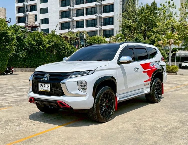 รถ Mitsubishi Pajero Sport 2.4 GT สี ขาว