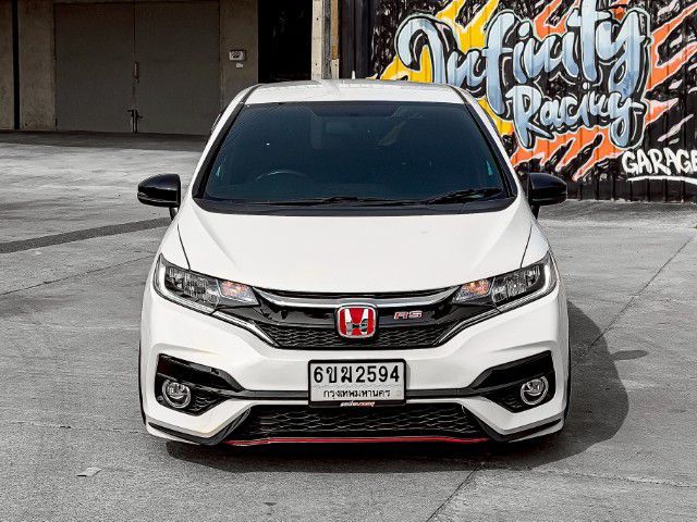 Honda Jazz 2017 1.5 RS i-VTEC เบนซิน เกียร์อัตโนมัติ ขาว รูปที่ 2