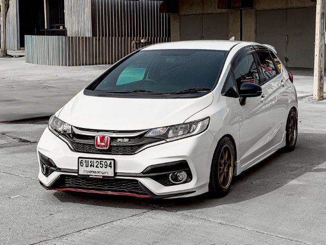 Honda Jazz 2017 1.5 RS i-VTEC เบนซิน เกียร์อัตโนมัติ ขาว รูปที่ 3