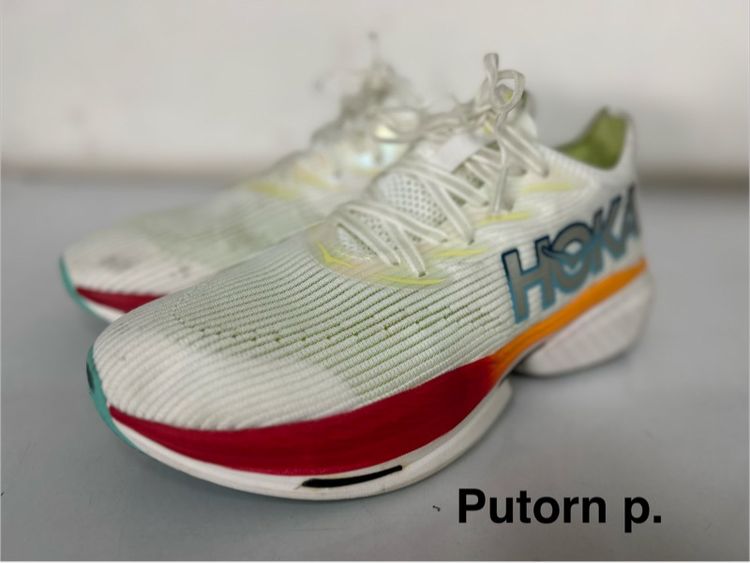 รองเท้า HOKA รูปที่ 9