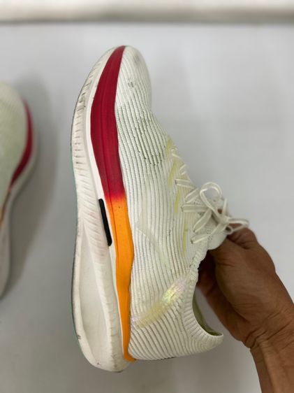 รองเท้า HOKA รูปที่ 6