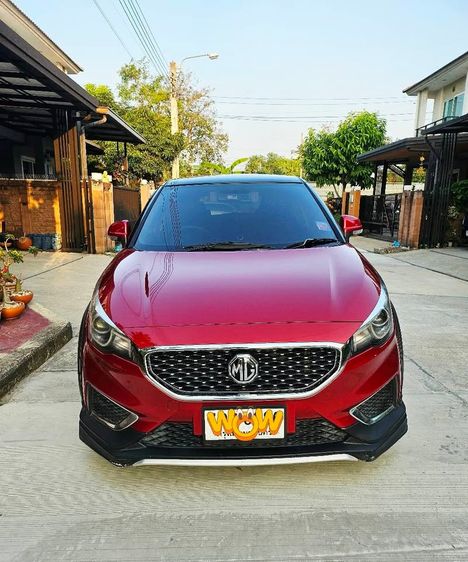 รถ MG MG3 1.5 C สี แดง