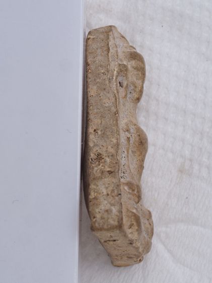 พระผงสุพรรณเนื้อดิน 25126817 รูปที่ 4