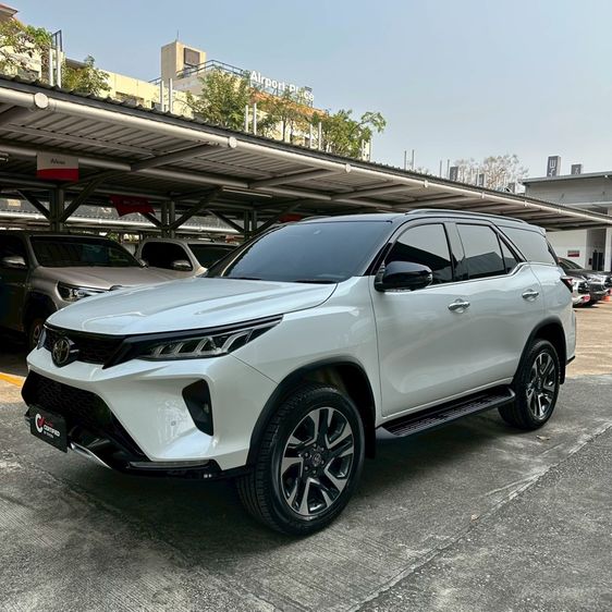 Toyota Fortuner 2025 2.4 Legender Utility-car ดีเซล ไม่ติดแก๊ส เกียร์อัตโนมัติ ขาว รูปที่ 3